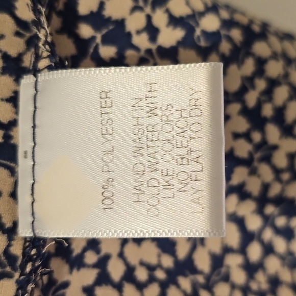 Harlowe & Graham Navy Floral Ruffle Neck Tunic Blouse Size L Boho Romantic Boho - Picture 9 of 11